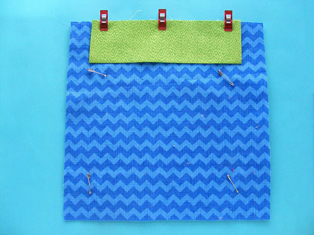 How to Make a Quilt Hanging Sleeve Shiny Happy World