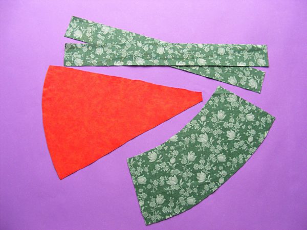 Carrot Full of Candy - an easy and fun (and free!) fabric carrot pattern from Shiny Happy World