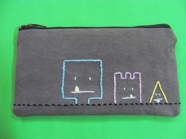 How to Make a Zippered Bag - free tutorial from Shiny Happy World