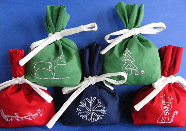 Free Christmas gift bag pattern with free embroidery pattern.