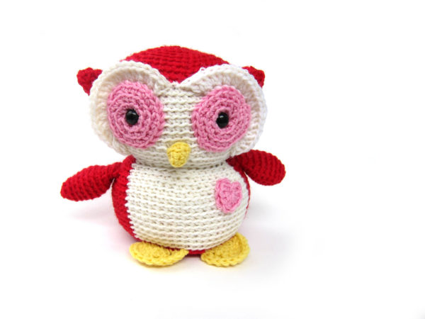 modify an amigurumi pattern by changing the color - pink and red owl for Valentine's Day - crocheted with the Nelson the Owl amigurumi pattern