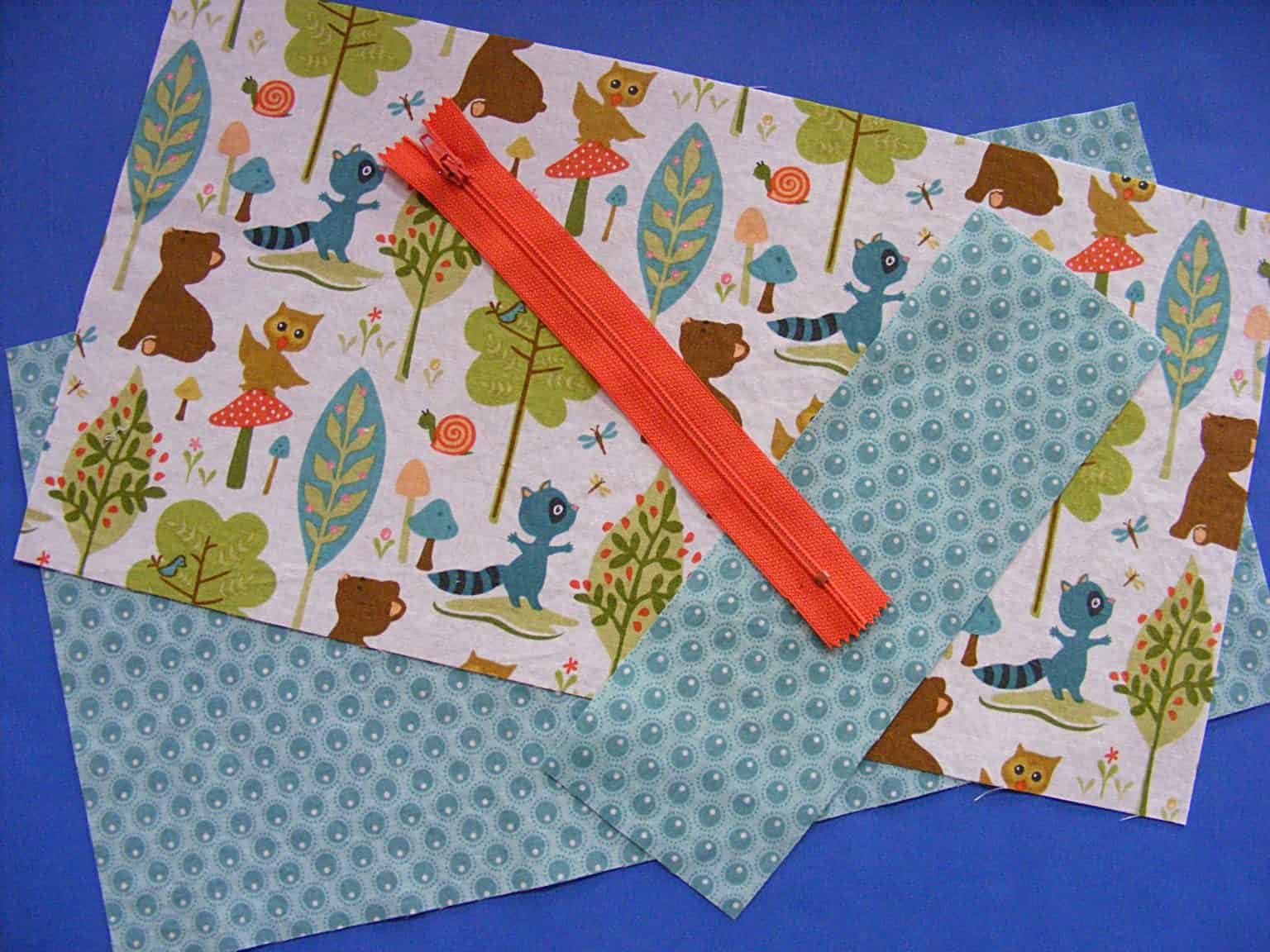 Triangle Tote Bags a free pattern Shiny Happy World